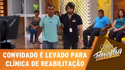 Convidado deixa o programa e é levado para clínica de reabilitação