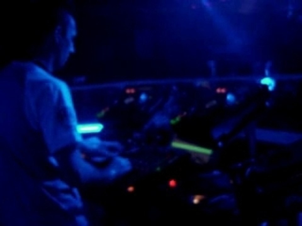 ERICK DERE live at CHAKANA