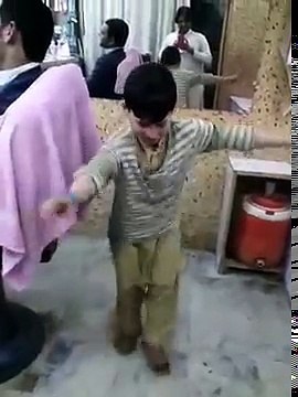 Pathan kid dancing - pashto mast dance