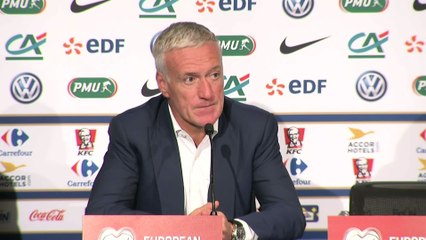 Descargar video: Foot - CM2018 - Bleus : Un seul changement, une première pour Deschamps