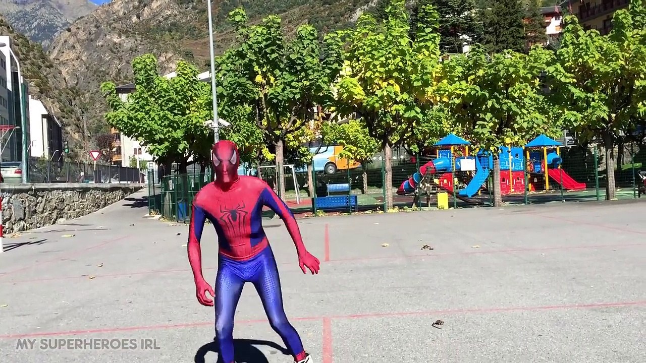 Spiderman w/ Roller - Superhero SkatePark Movie ft Spider-Man