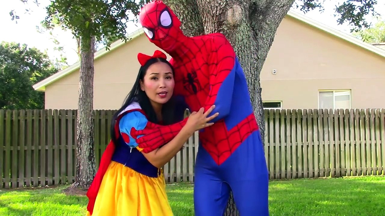 Scary Halloween Vampires & Zombies w/ Snow White, Frozen Elsa, Spiderman, Maleficent