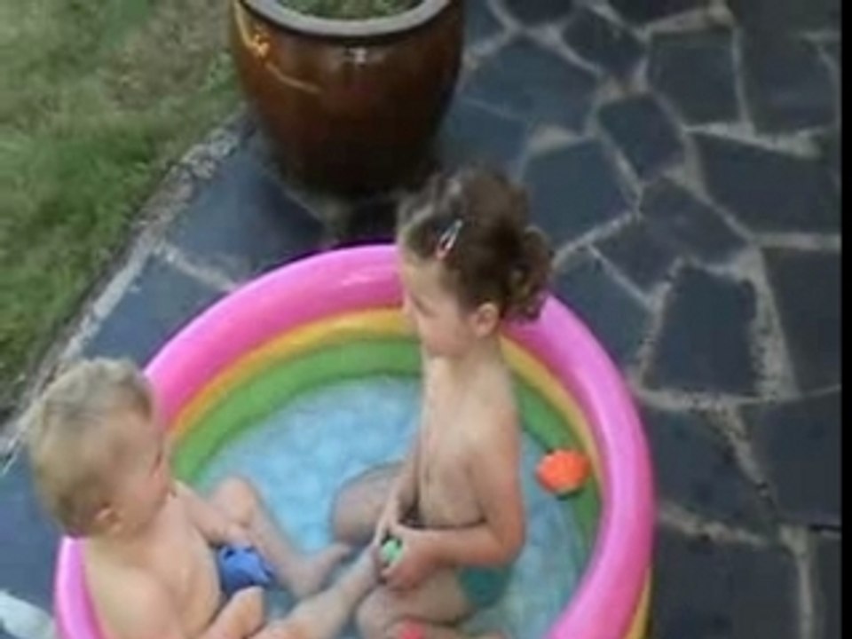 Dans la piscine avec Chloé