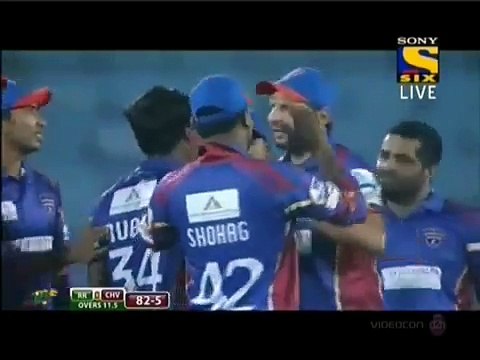 Shahid Afridi Brilliant Catch & Bowling Spell In BPL 2016 -Bangladesh Premier League 2016