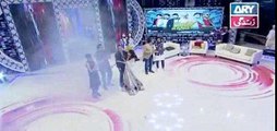 Fiza Ali Or Saba Qamar Live Show Mai Kiya Kar Rahy Hai