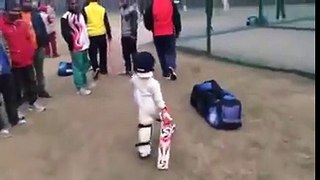 Unbelievable Batting he is just 3 years old