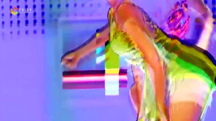 Giọng ải giọng ai - Tóc Tiên ngã quỵ vì giọng ca của cô ấy