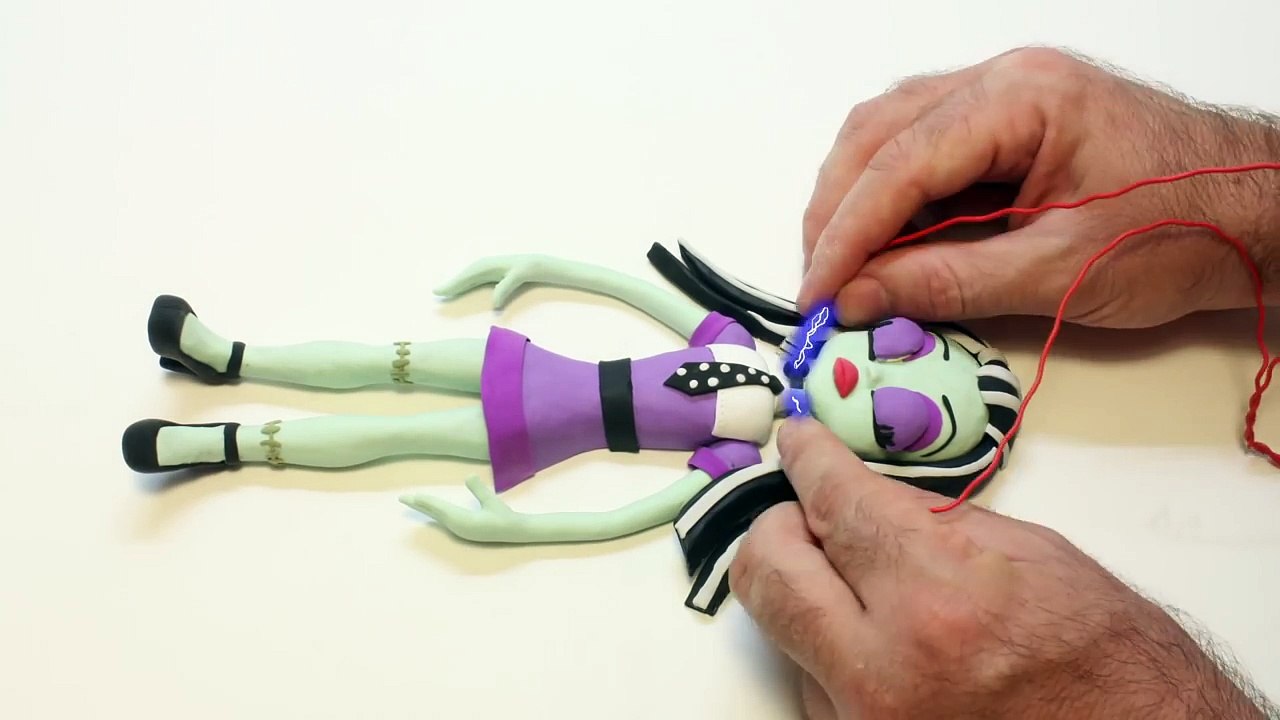 Clawdeen Wolf Monster High doll stop motion play doh video animation-puIlctizDfU