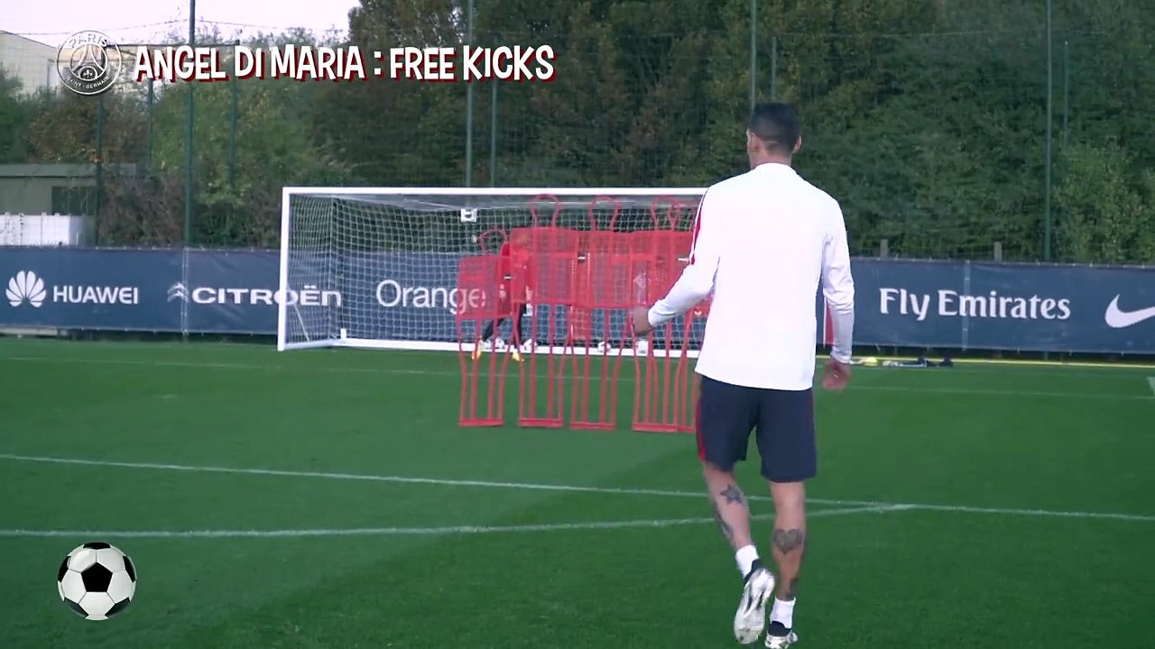 Angel Di Maria enchaine les coups francs à l'entrainement du PSG