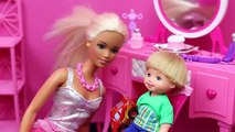Barbie Babysitting Frozen Elsa Prince Felix Alex DisneyCarToys
