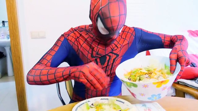 SPIDERMAN VS THE JOKER !! Bad Baby Tattoo Spiderman vs Frozen Elsa w/ Toy Freaks Family Hidden Egg