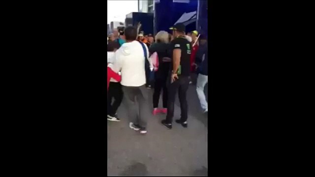 Valentino Rossi continua a fazer das suas