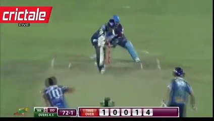 Shahid Afridi funny gesture with Ahmed Shahzad Shahzad BPL 2016