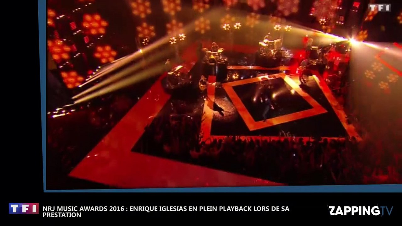 NRJ Music Awards 2016 : Enrique Iglesias en plein playback, le chanteur est moqué sur la toile (Vidéo)