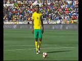 Vidéo - Afrique du Sud-Sénégal 1-0 But de l'Afrique du Sud qui transforme le Penalty généreusement offert par l'arbitre