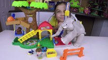 LITTLE PEOPLE Mia Helps Elephant Learn to Count Egg Surprise Opening Thomas Toy Trains Shorts part4