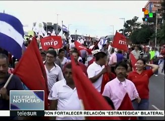 下载视频: Hondureños protestan ante una posible reelección del presidente