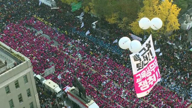 Coreanos protestam em Seul contra presidente