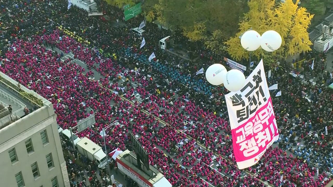 Coreanos protestam em Seul contra presidente