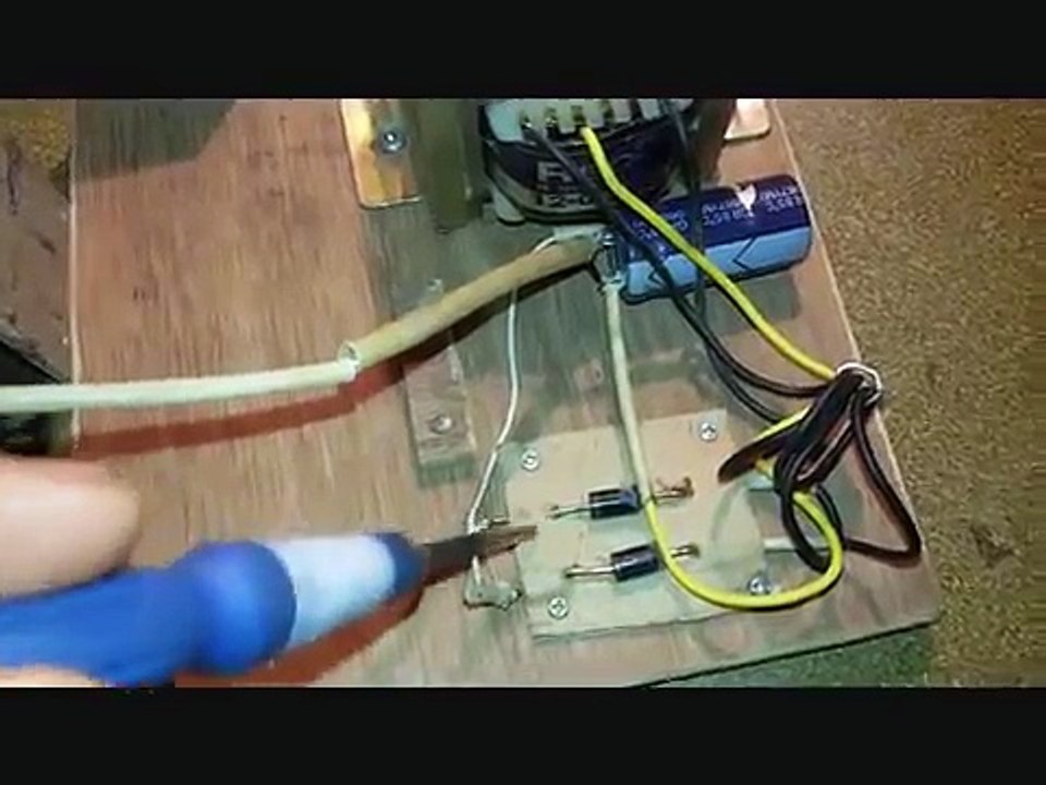 HOW TO MAKE 12V BATTERY CHARGER