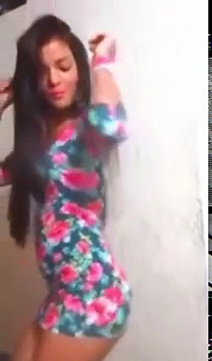 Çılgın Roman Kızları Müthiş Dans ediyor