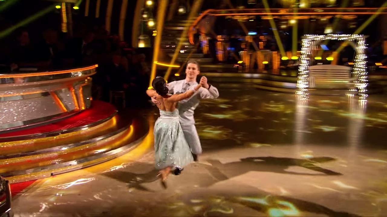 Claudia Fragapane & AJ Viennese Waltz to 'Breakaway' by Kelly Clarkson