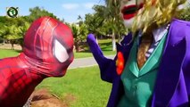 Супергерой паук против Бэтмена, Железный человек против Marvel Халк - Spiderman vs Batman!
