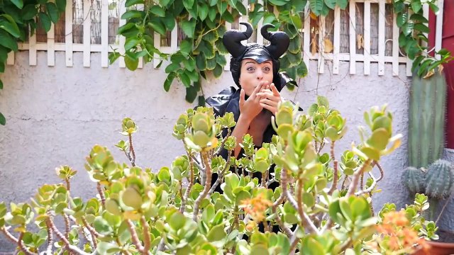 Evil Elsa Steals Shoes From Frozen Elsa w Spiderman, Pink Spidergirl Rainbow hair