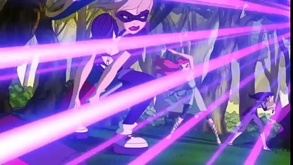 DC SUPER HERO GIRLS: HERO OF THE YEAR (Español Latino)