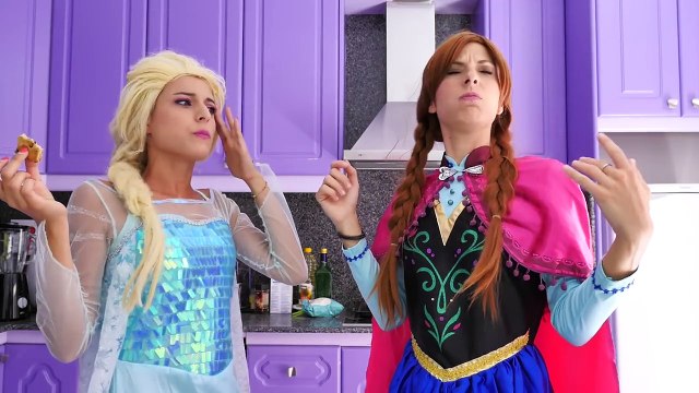 Frozen Elsa & Anna becomes little Princess w/ Spiderman, Cake Baking Hulk & Maleficent