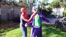 Spiderman Vs Hulk Happy Meal Fight! w Donmuş Elsa Joker & Venom Real Life Süper Kahraman!