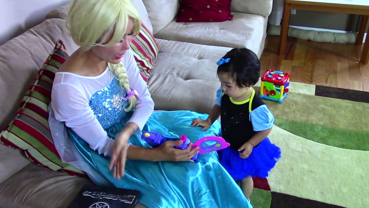Ariel mermaid eaten by dog! w/ Maleficent, Spiderman, doctor, frozen elsa