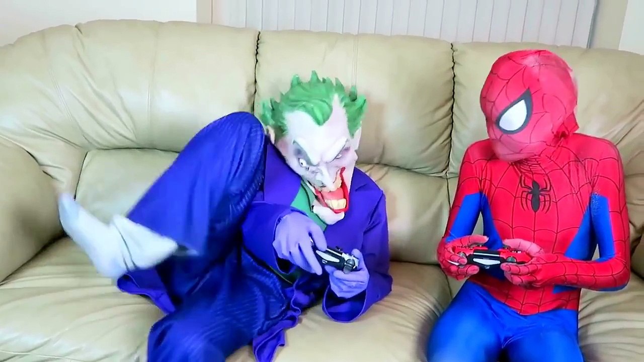 Spiderman UNMASKED Spiderman vs Joker w Frozen Elsa Joker Girl Hulk Batman Funny Superheroes