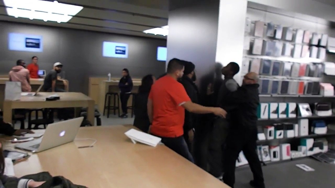 Un employé arrêté pour avoir frappé une femme enceinte