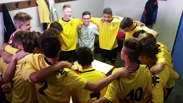08-10-16 Championnat U17 : Célébration Victoire à Malause