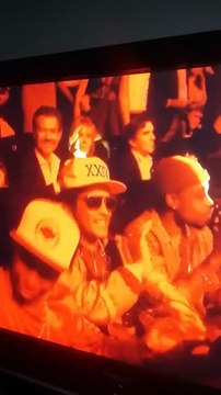 BRUNO MARS danse sur du Maitre Gims aux NRJ MUSIC AWARDS 2016
