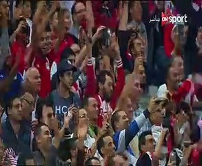 احتفال الحضرى بالفوز على غانا بالرقص على العارضة