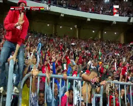 شاهد.. عمرو أديب يرقص على المزمار احتفالا بفوز المنتخب على غانا