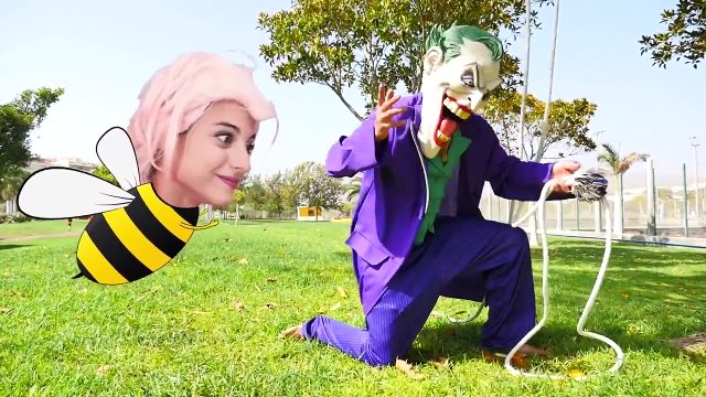 Frozen Elsa becomes a BAD BABY! Spiderman & Magic Lamp, T REX, Primitive Hulk, Joker