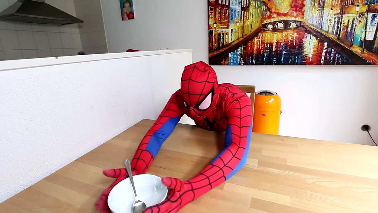 Spiderman vs Joker vs Frozen Princess Elsa - Itchy Powder Prank! Superhero Fun in Real Life