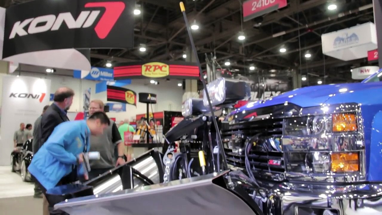 Chevrolt Colorado Z71 Hurley Concept _ Silverado 2500 Alaskan Concept - 2016 SEMA Show-ENrZTTj_YB0