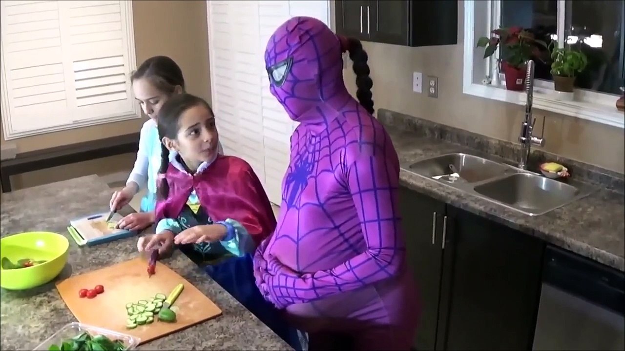 MULHER ARANHA TEM BEBE DO HUCK | HOMEM ARANHA FICA FURIOSO