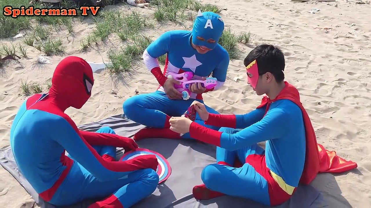 Spiderman SuperMan Captain battle flirty elsa Frozen Fun Superhero In Real Life Movie