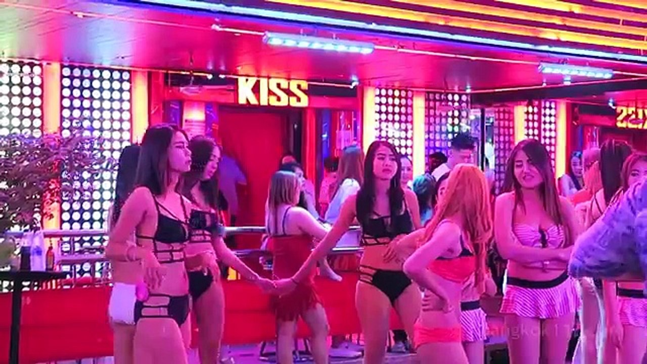 The girls of Soi Cowboy - Bangkok VLOG 45