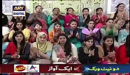Arshad Khan Chaie Wala doing catwalk in live morning show very first time with 2 beautifull ladies
