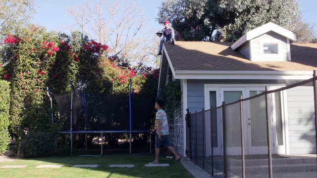 Lancers de casquettes direct sur la tête de ces mecs !