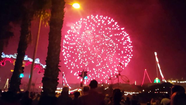 Record du monde de la plus grosse fusée d'artifice : 260kgs !
