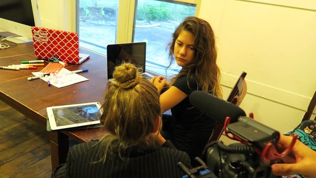 THE FLASH and BATMAN Justice League Trailer BEHIND THE SCENES Wonder Woman Aquaman SuperHero Kids