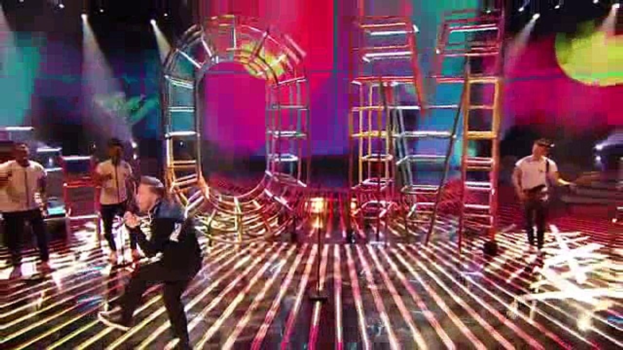Olly Murs performs ''Grow Up'' - Results Show - The X Factor UK 2016