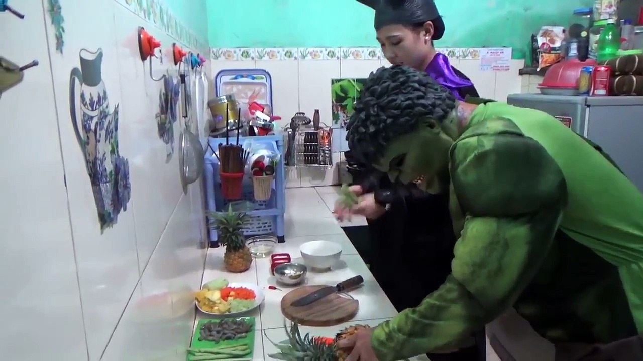 siêu nhân nhện và nữ hoàng băng giá: Người khổng lồ xanh nấu ăn cùng mụ phù thủy